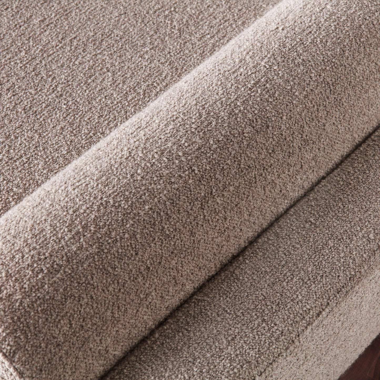 V Day Bed Boucle