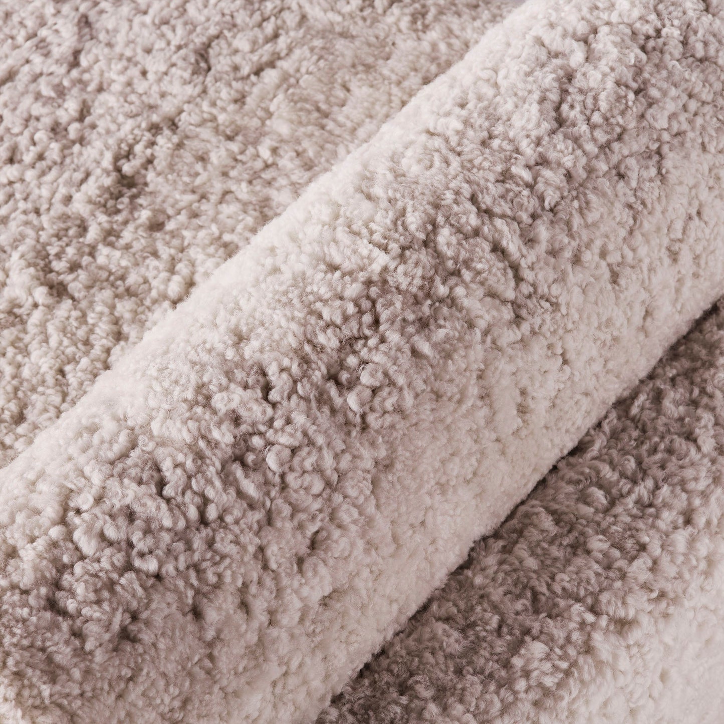 V Day Bed Sheepskin