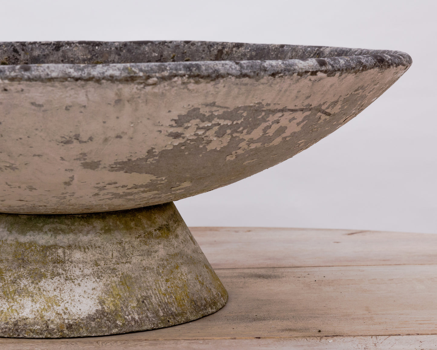 Willy Guhl | Monumental 'Vasque' Concrete Planter