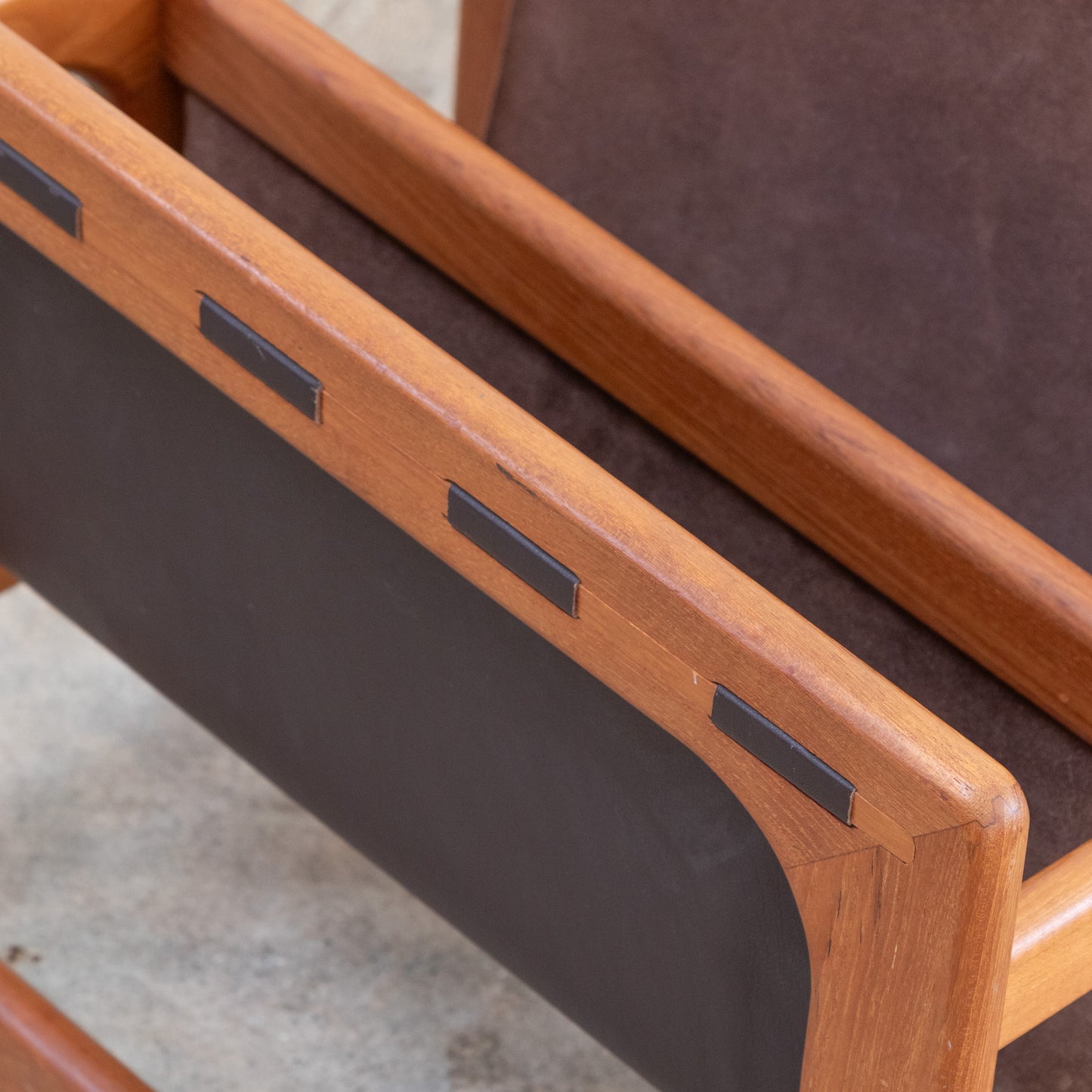 Salin Mobler | Scandinavian Magazine Holder