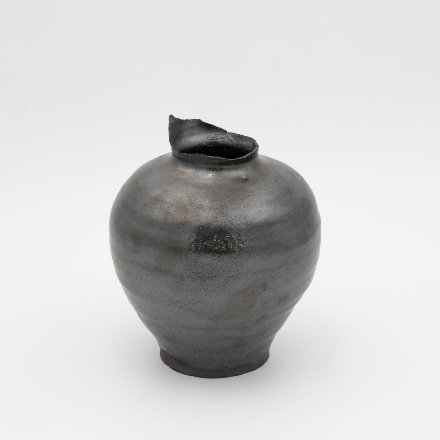 Lee Kawasaki | Rough Top Matte Black Vessel