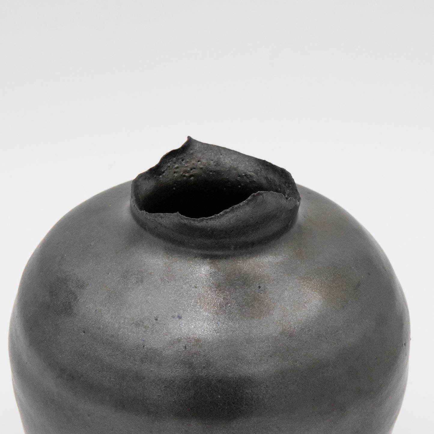 Lee Kawasaki | Rough Top Matte Black Vessel