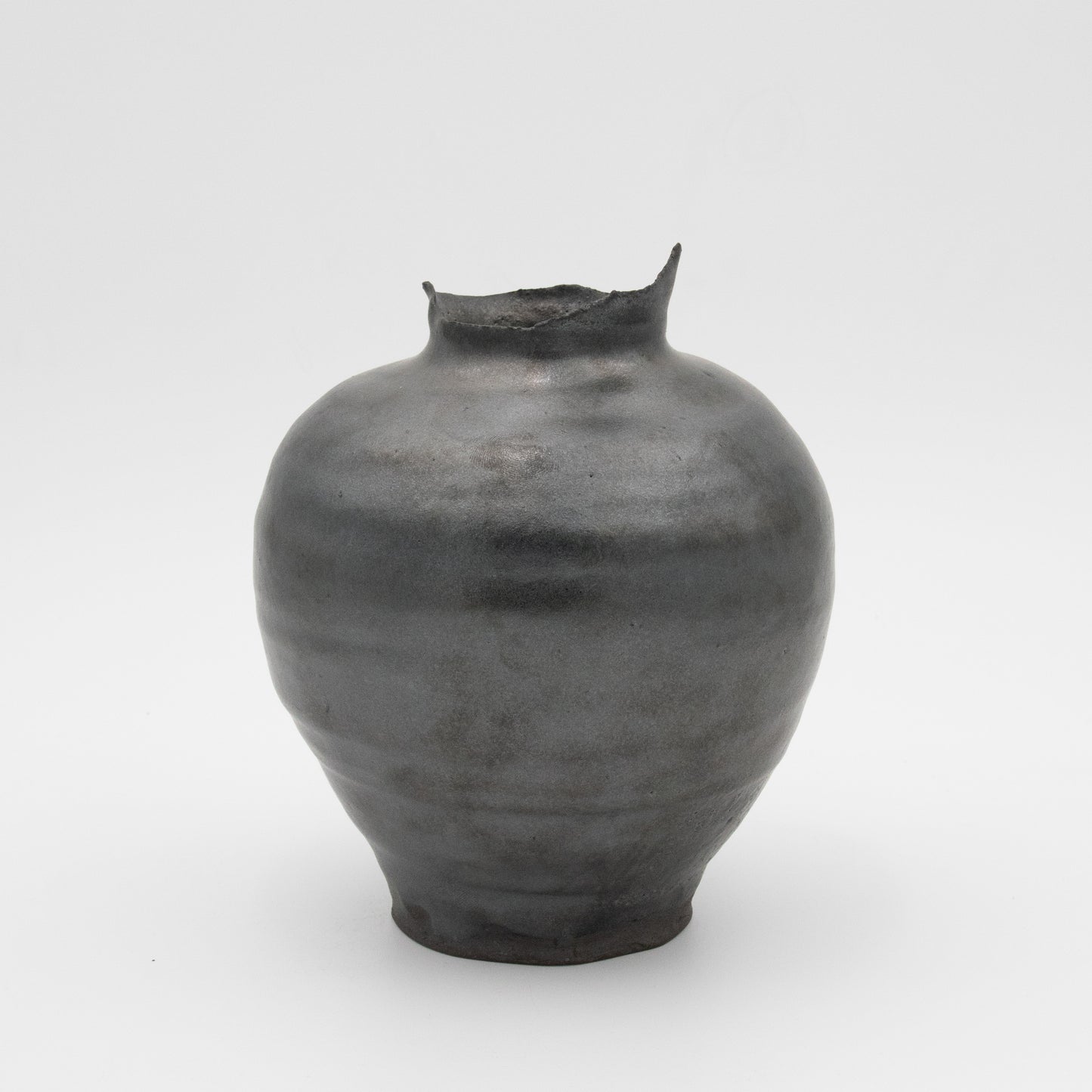 Lee Kawasaki | Rough Top Matte Black Vessel