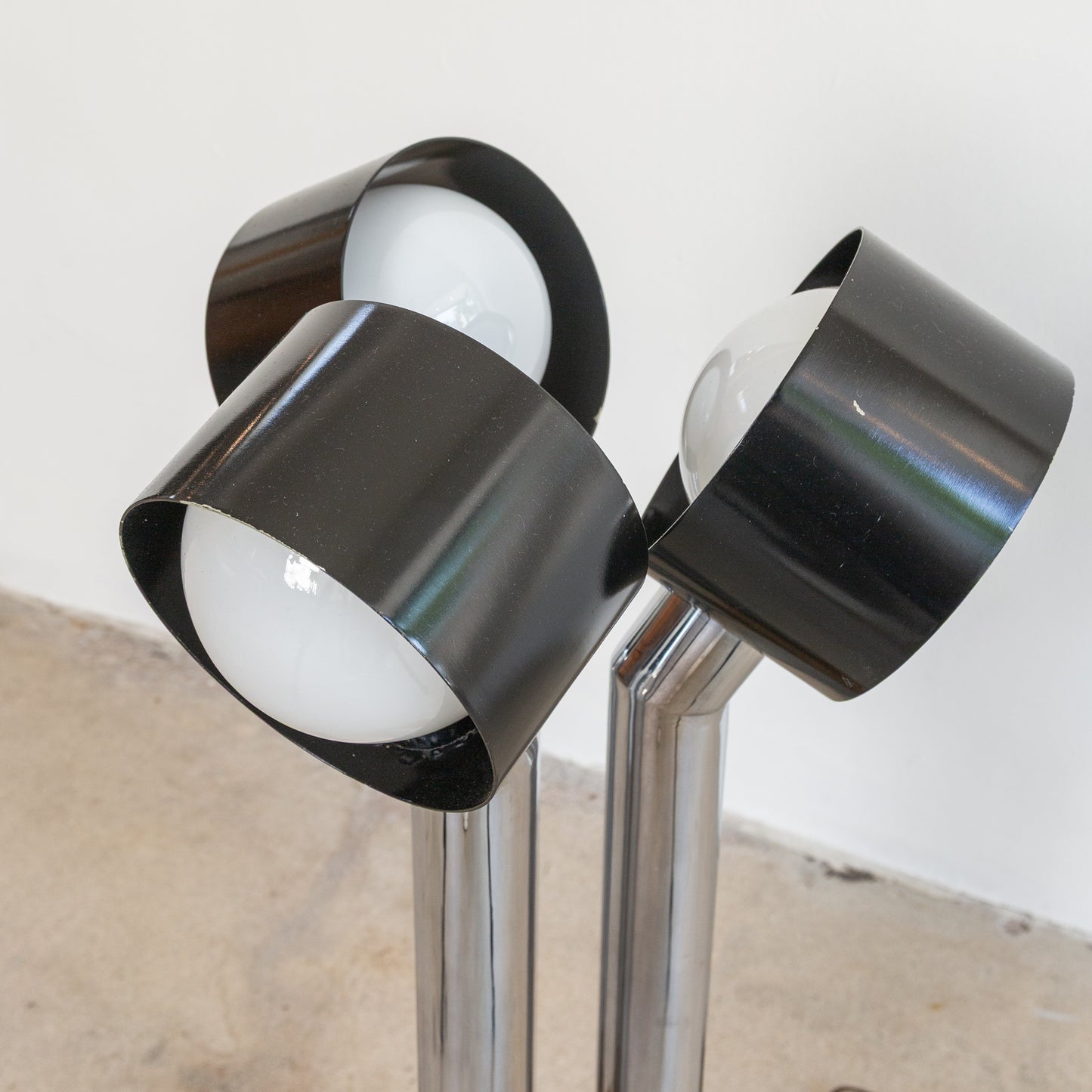 Periscopic Tripod Table Lamp
