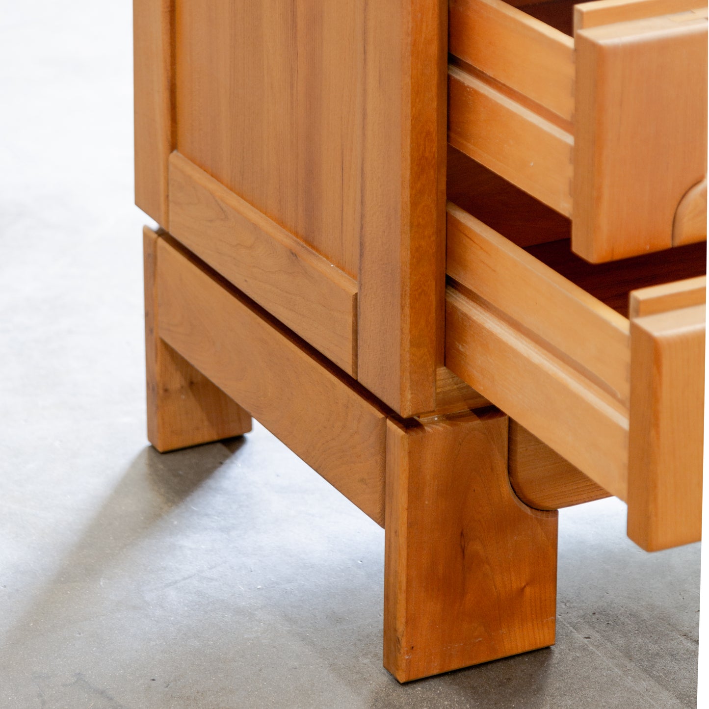 Maison Regain | Elm Wood Chest
