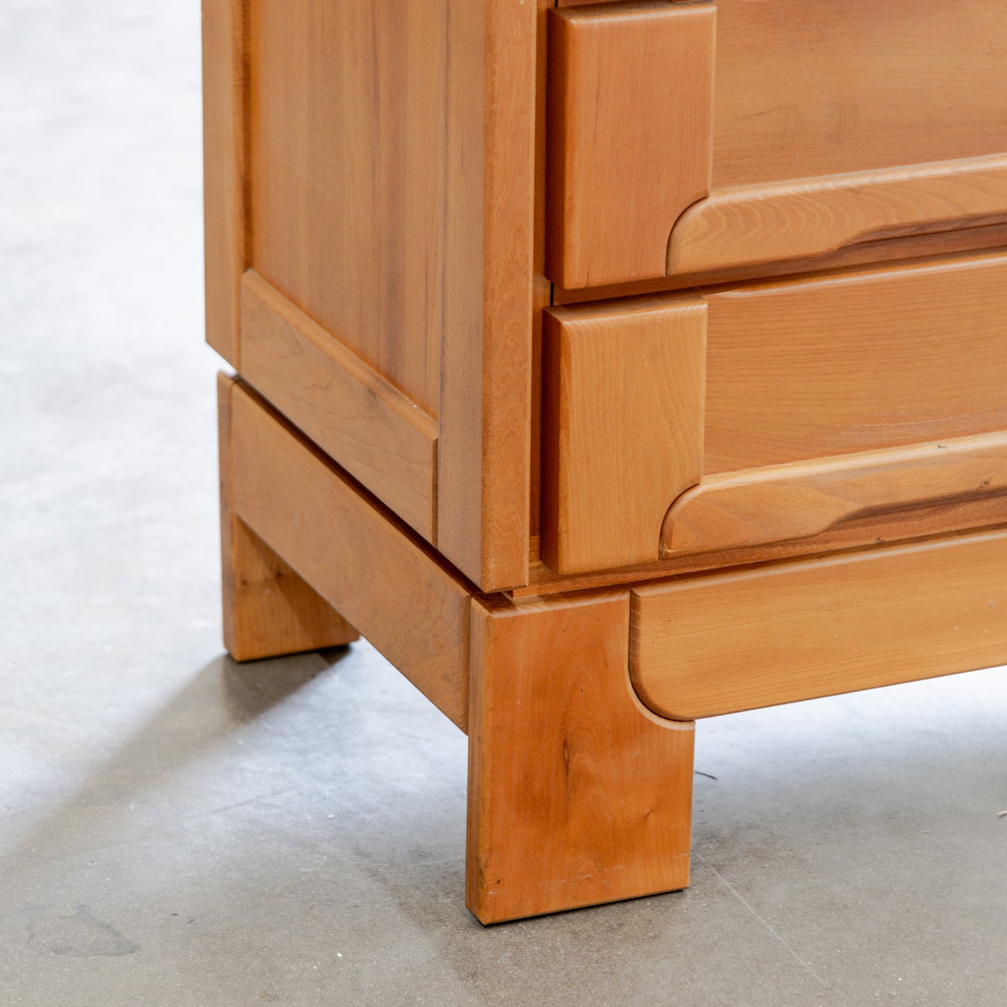 Maison Regain | Elm Wood Chest