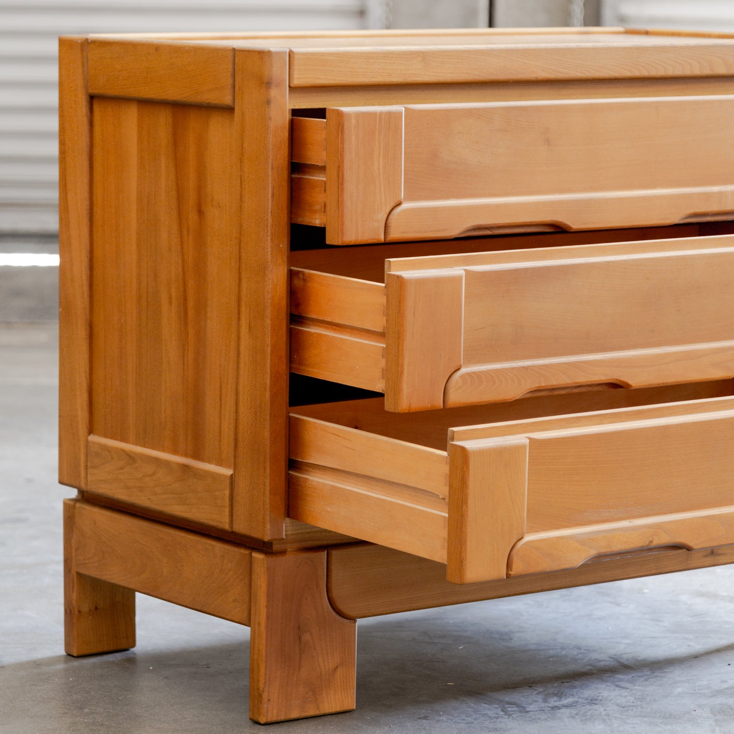 Maison Regain | Elm Wood Chest