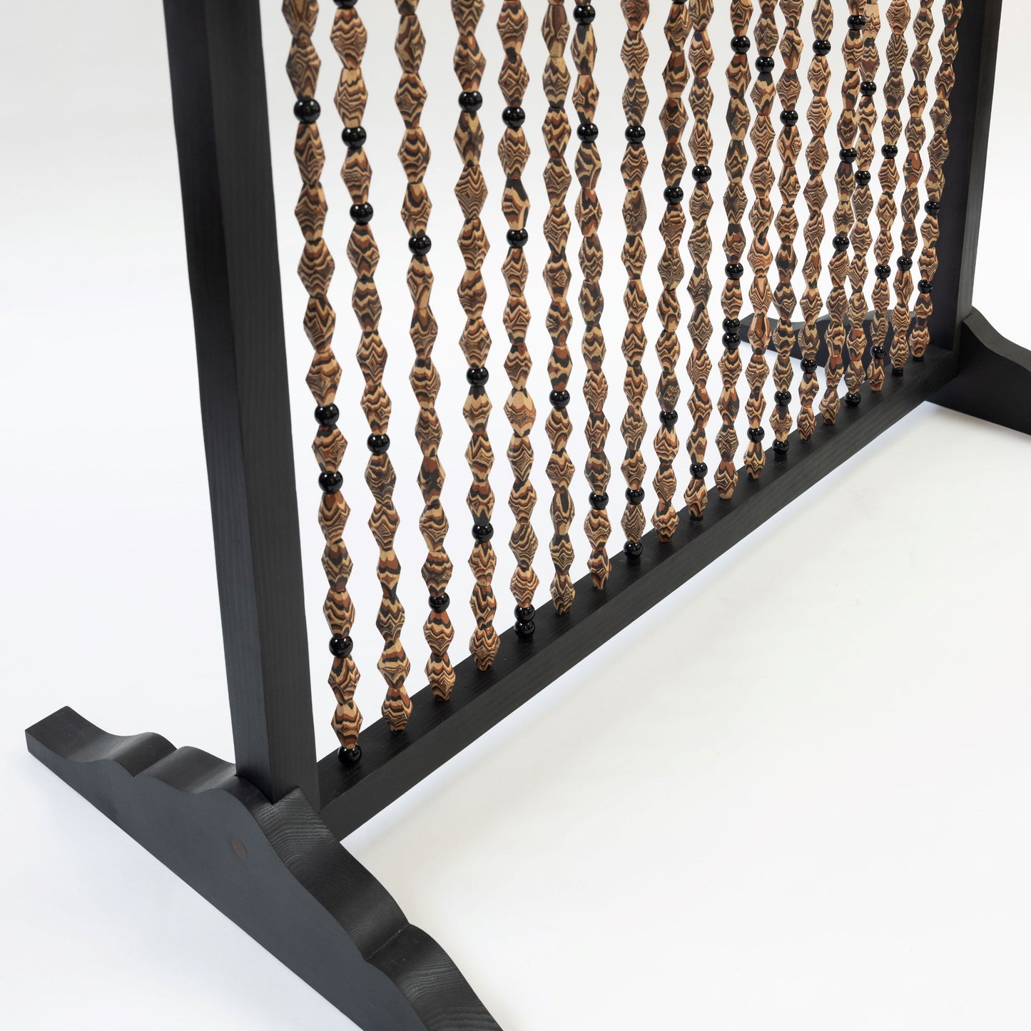 Hyunuko | Bead Screen - Black Frame