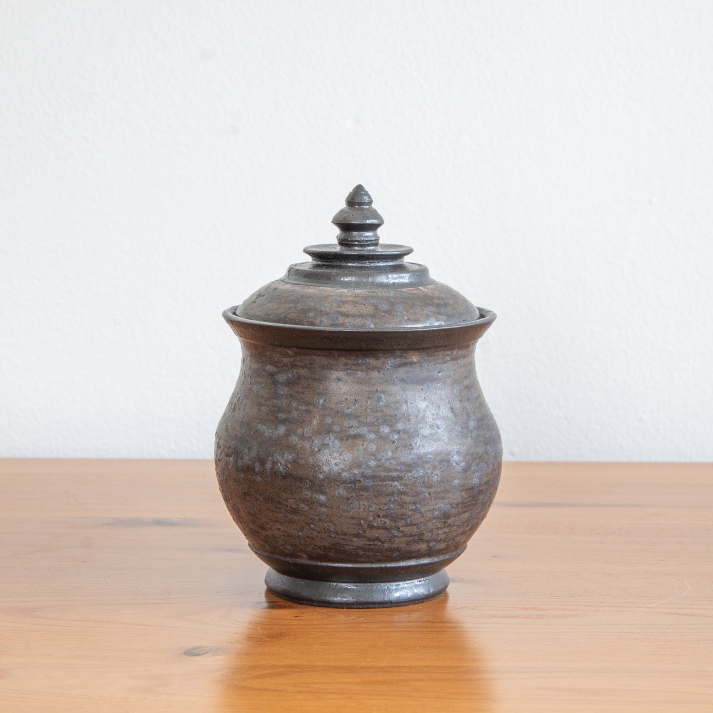 Lukas Weyandt | Small Lidded Stoneware Vessel
