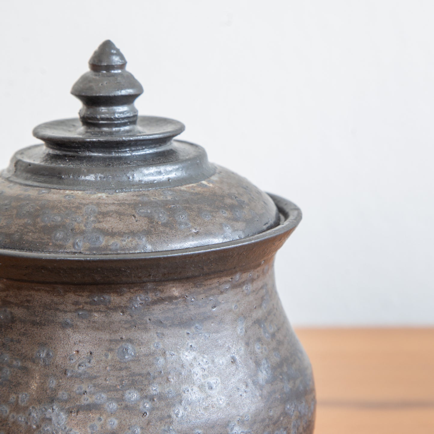 Lukas Weyandt | Small Lidded Stoneware Vessel