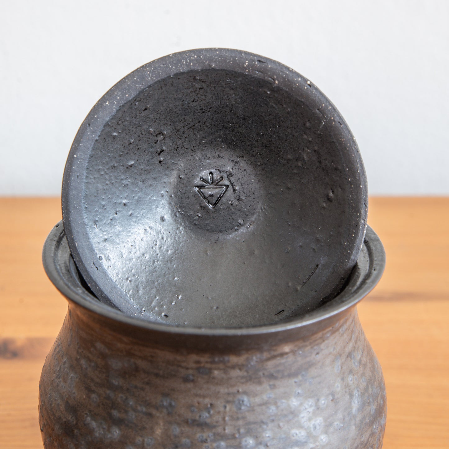 Lukas Weyandt | Small Lidded Stoneware Vessel
