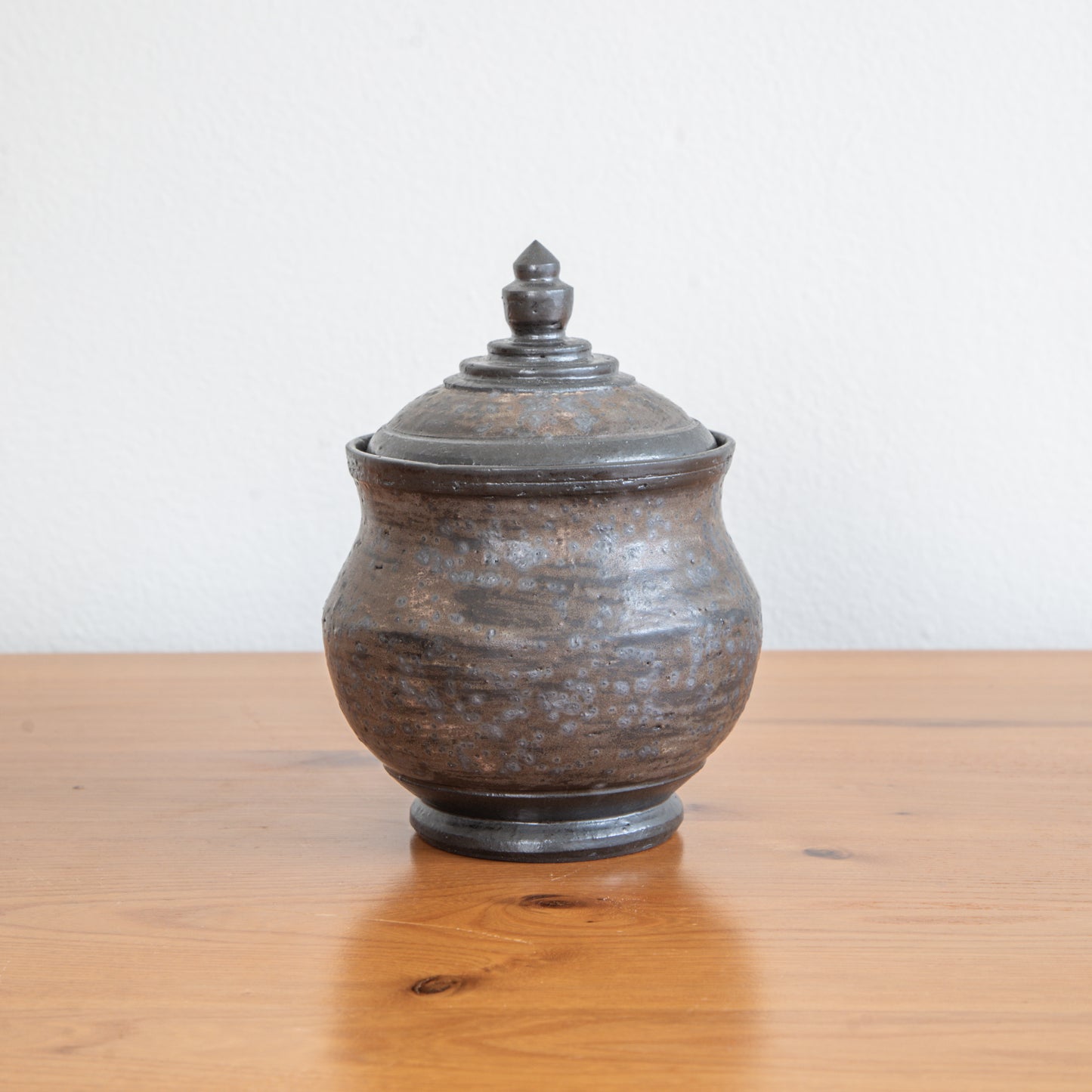 Lukas Weyandt | Small Lidded Stoneware Vessel