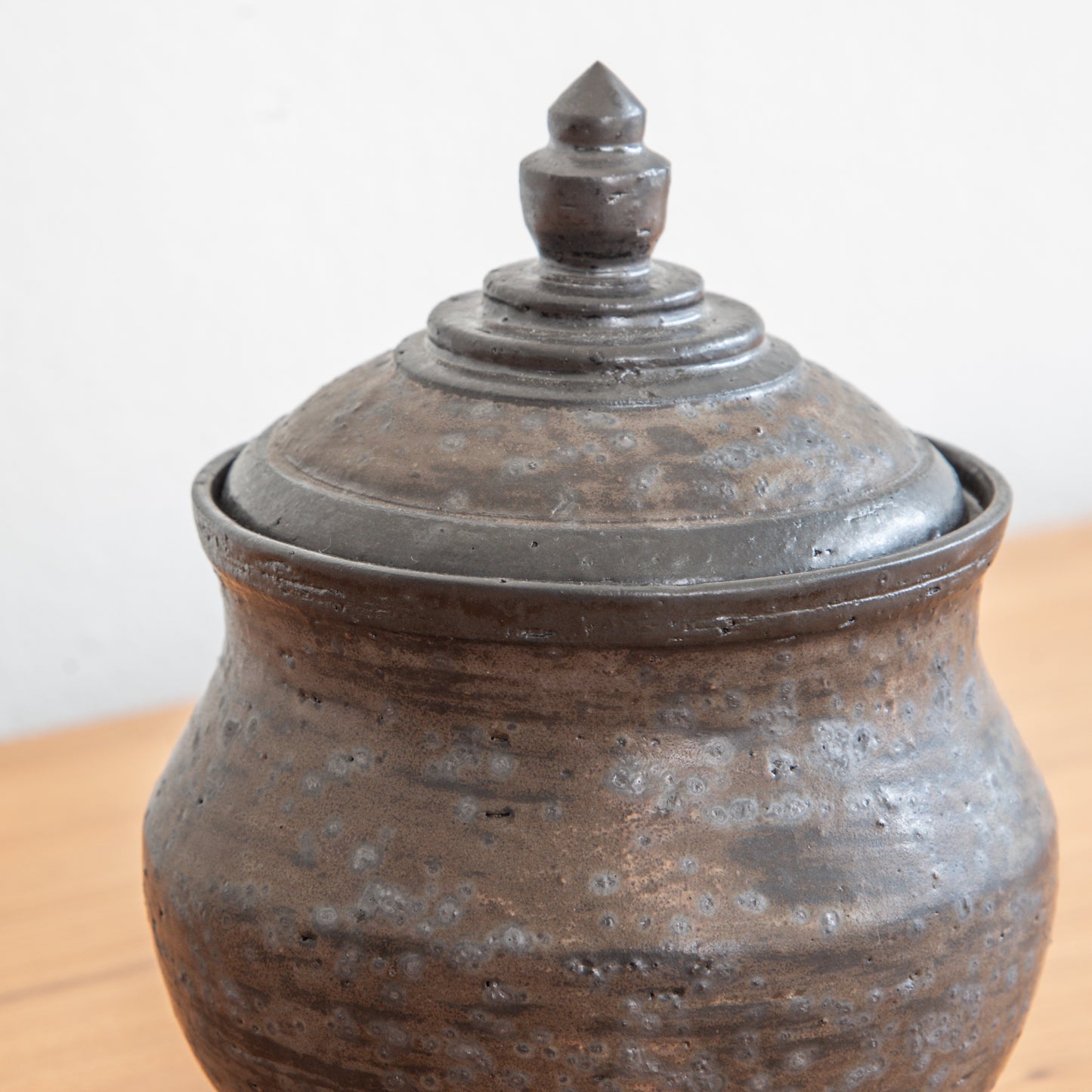 Lukas Weyandt | Small Lidded Stoneware Vessel