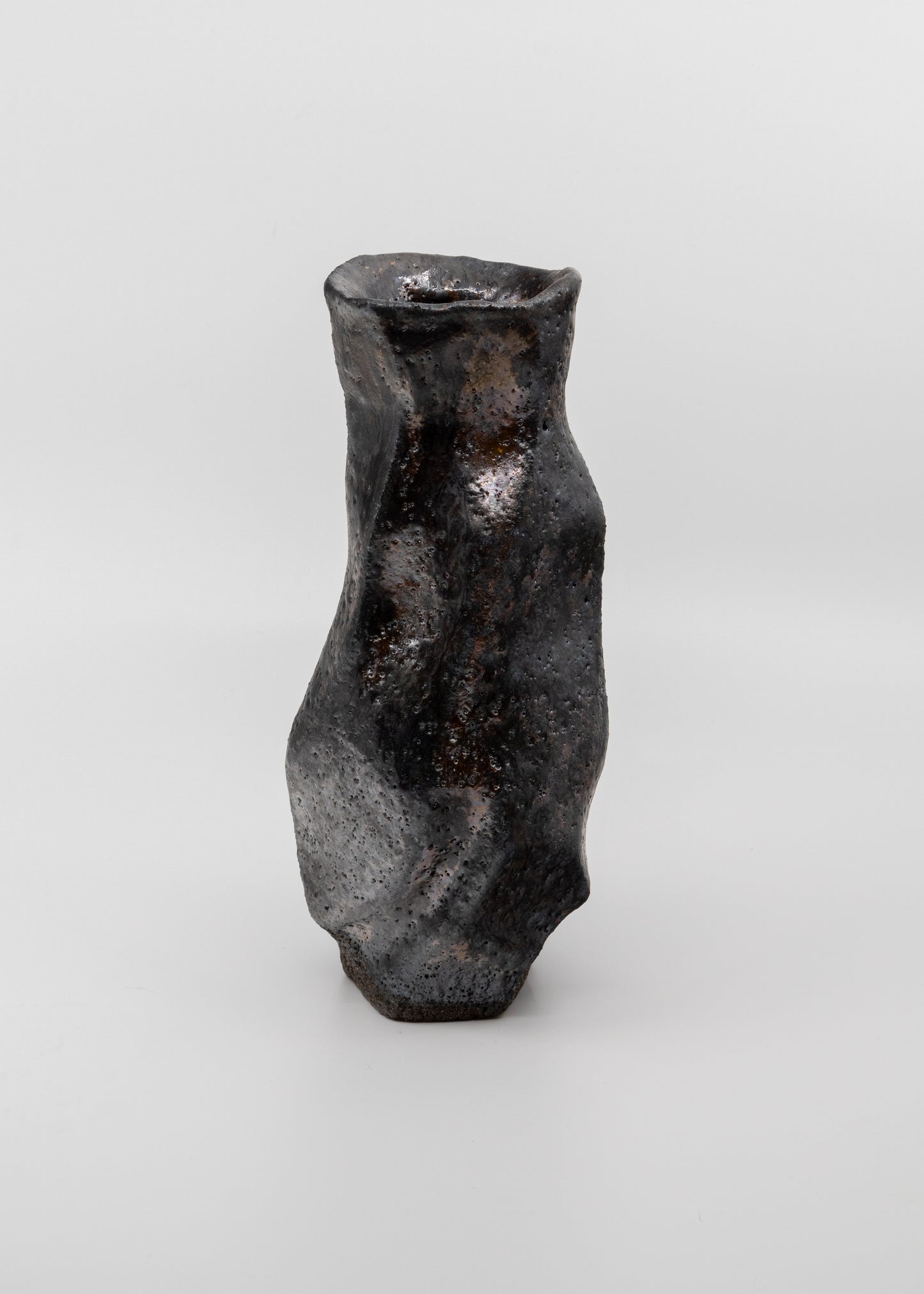 Studio Hanzashi | Shino Carved Vase