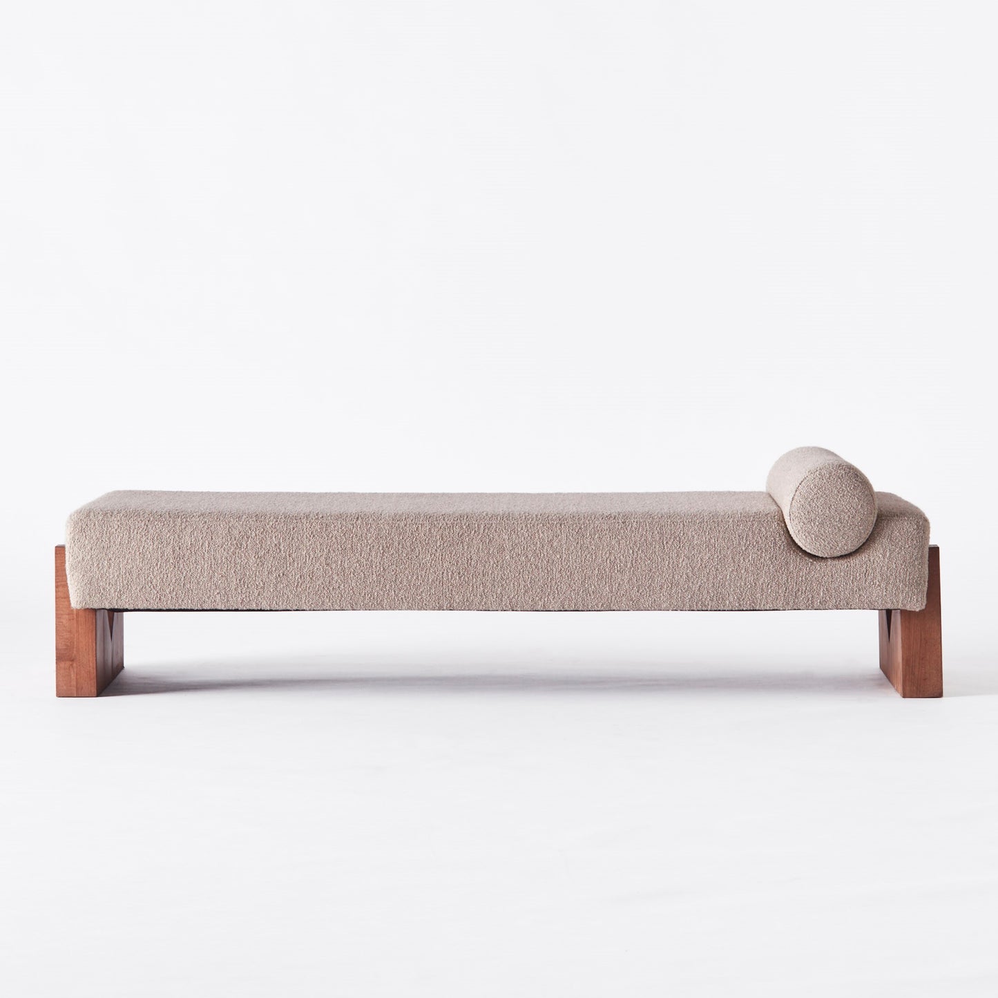 Dusty Deco | V Daybed