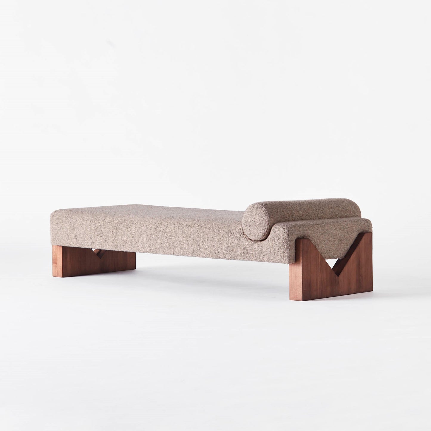 Dusty Deco | V Daybed