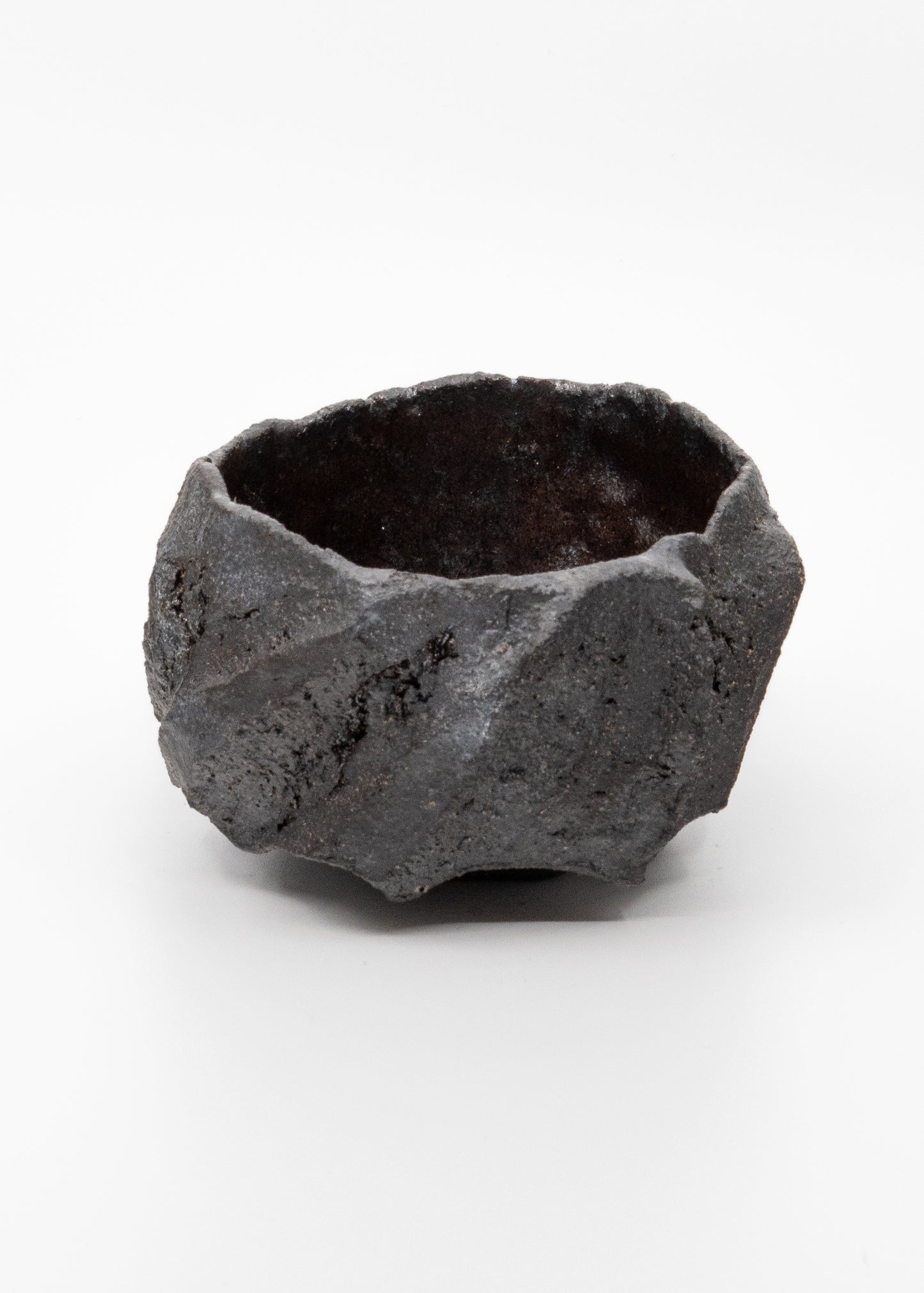 Studio Hanzashi | Black Carved Stoneware Teabowl