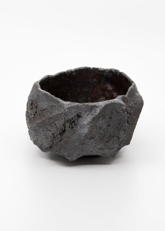 Studio Hanzashi | Black Carved Stoneware Teabowl