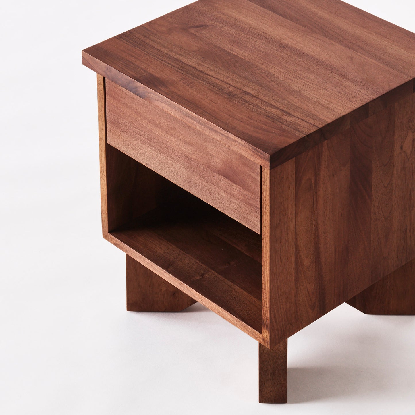 Dusty Deco | V Bedside Table Walnut