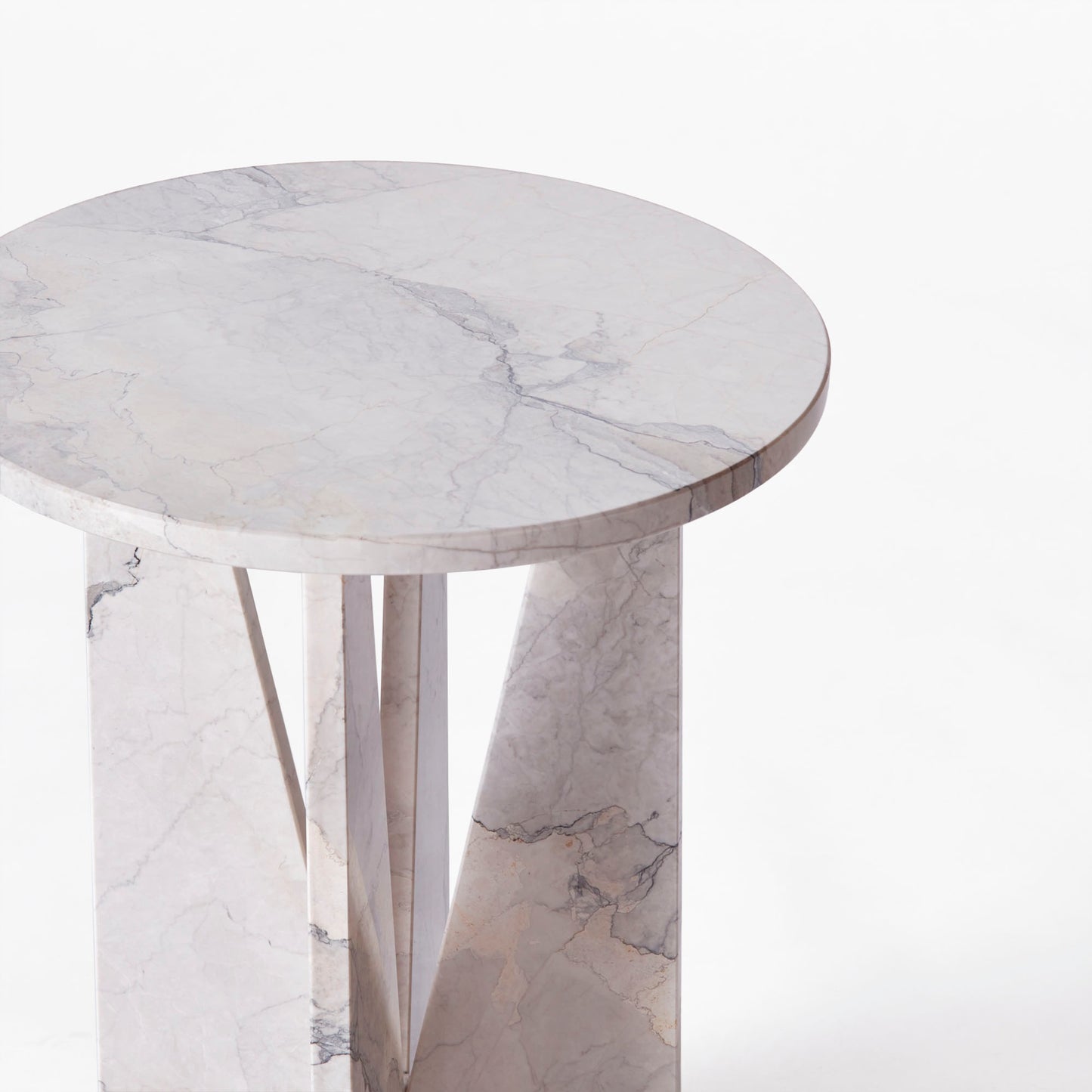 Dusty Deco | V Side Table Albanian Grey