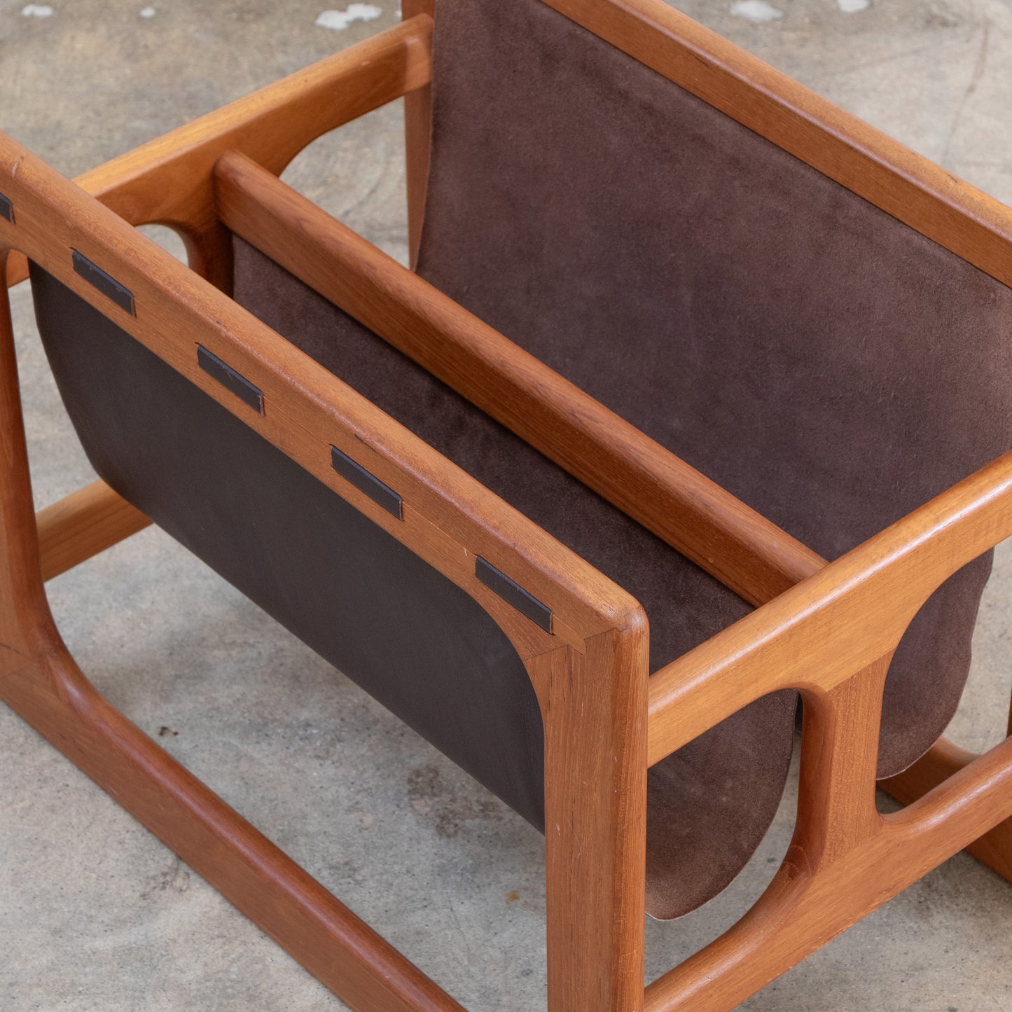 Salin Mobler | Scandinavian Magazine Holder
