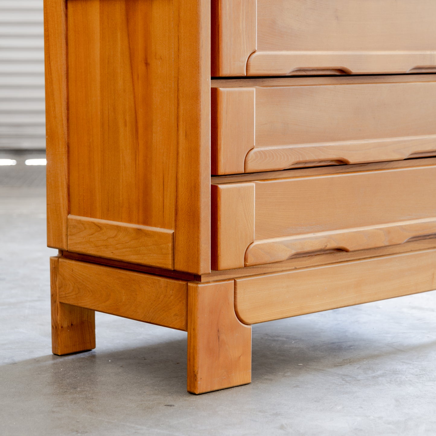 Maison Regain | Elm Wood Chest