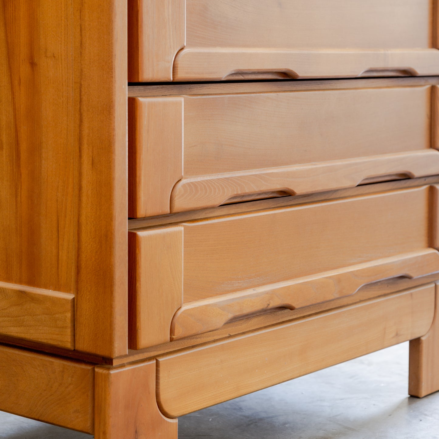 Maison Regain | Elm Wood Chest