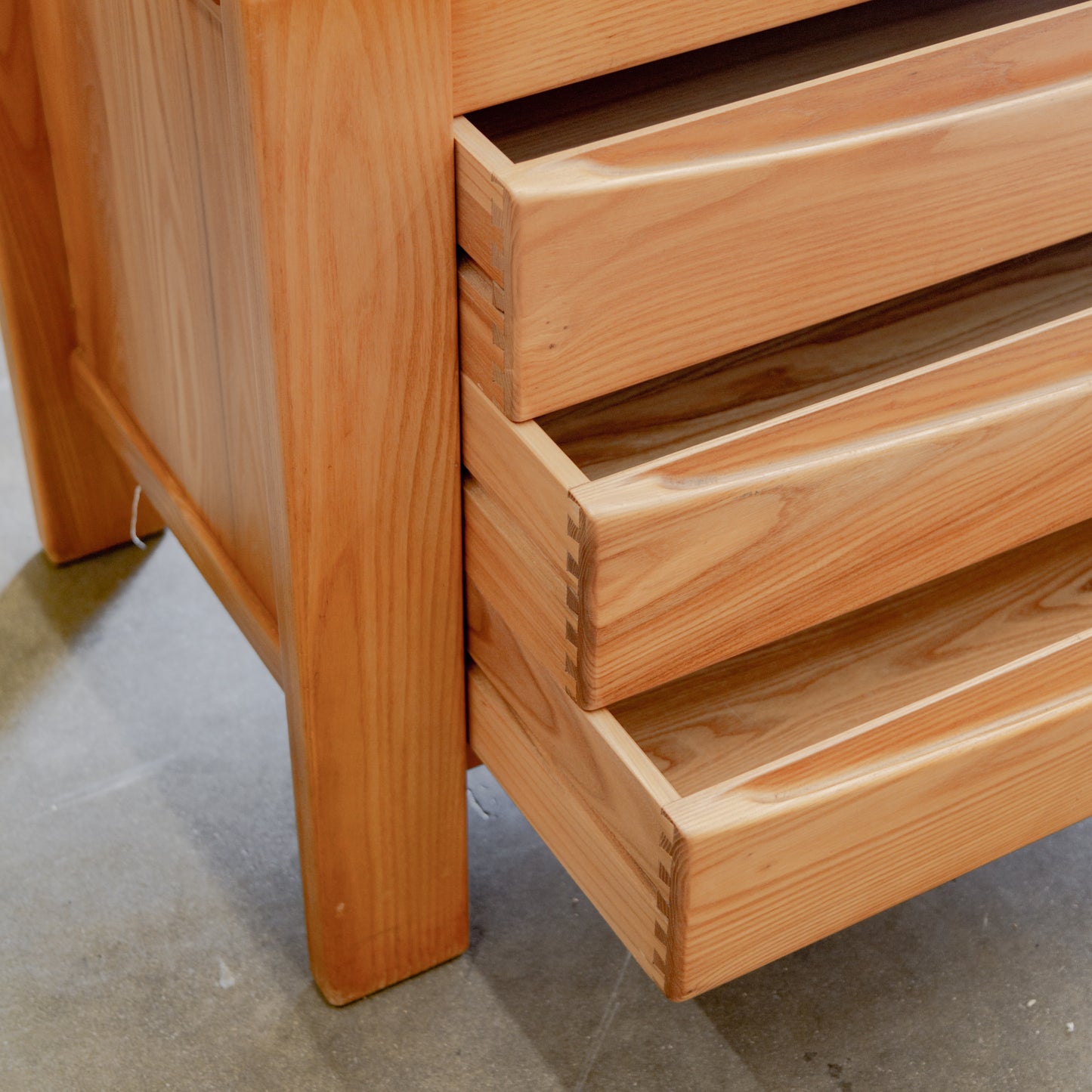 Maison Regain | Elm Wood Chests