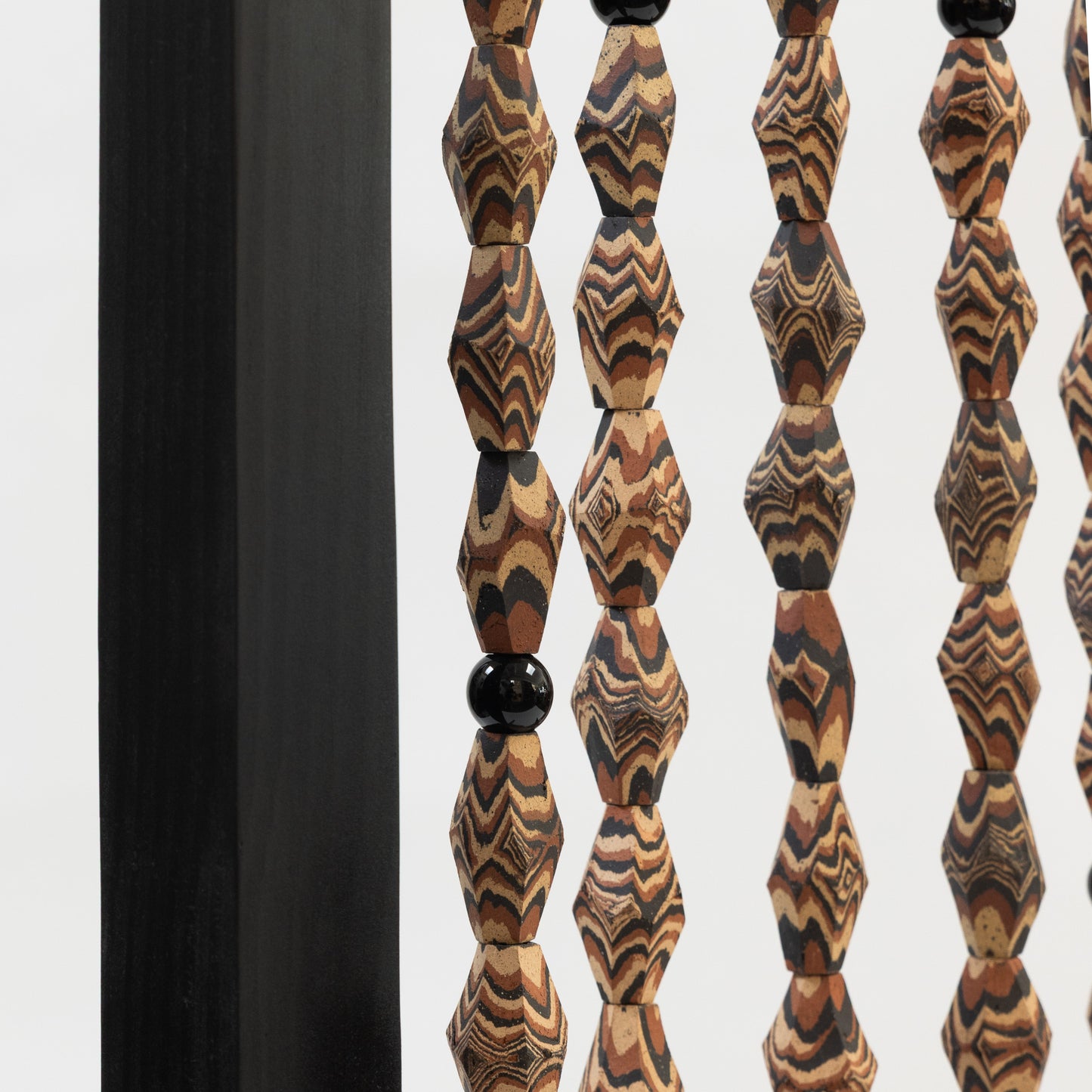 Hyunuko | Bead Screen - Black Frame
