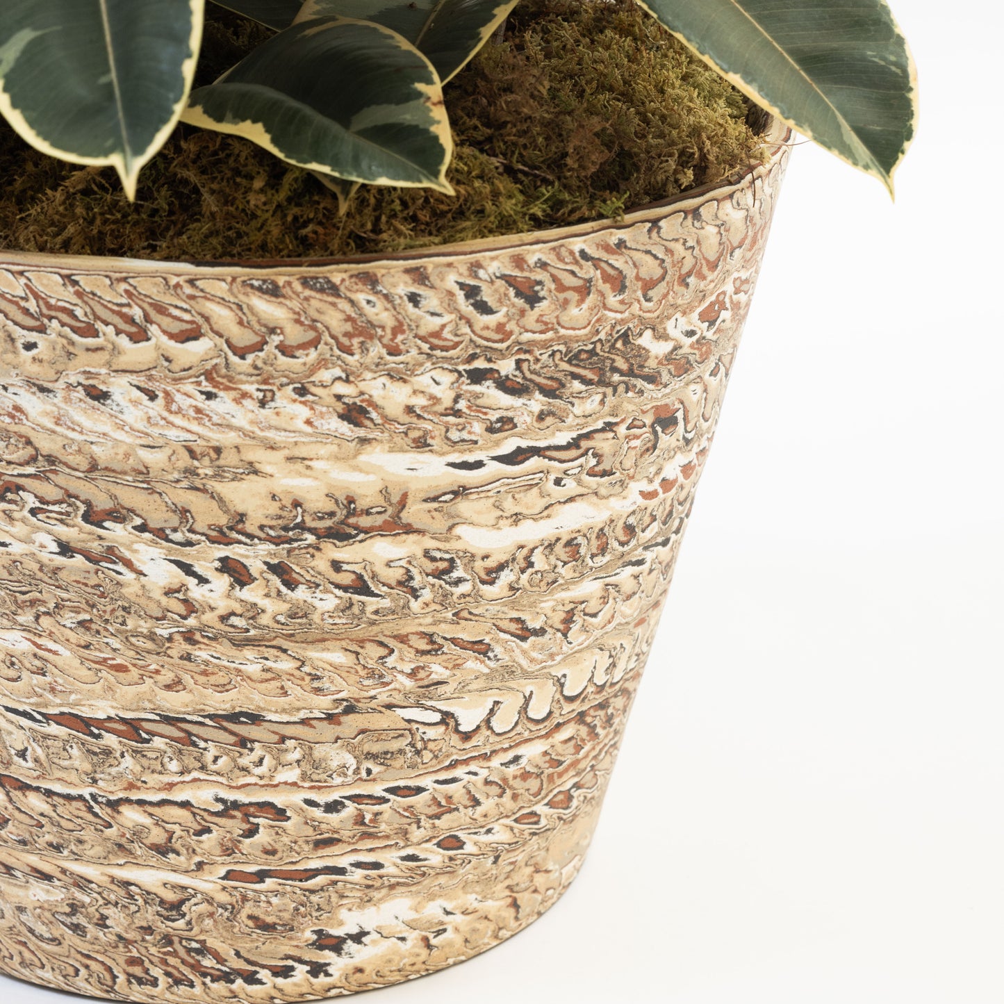 Hyunuko | V-Shaped Mongi Planter