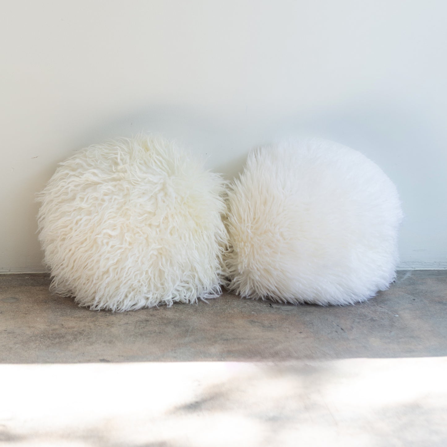 'The Cruinn' Round Sheepskin Pillow - Cream