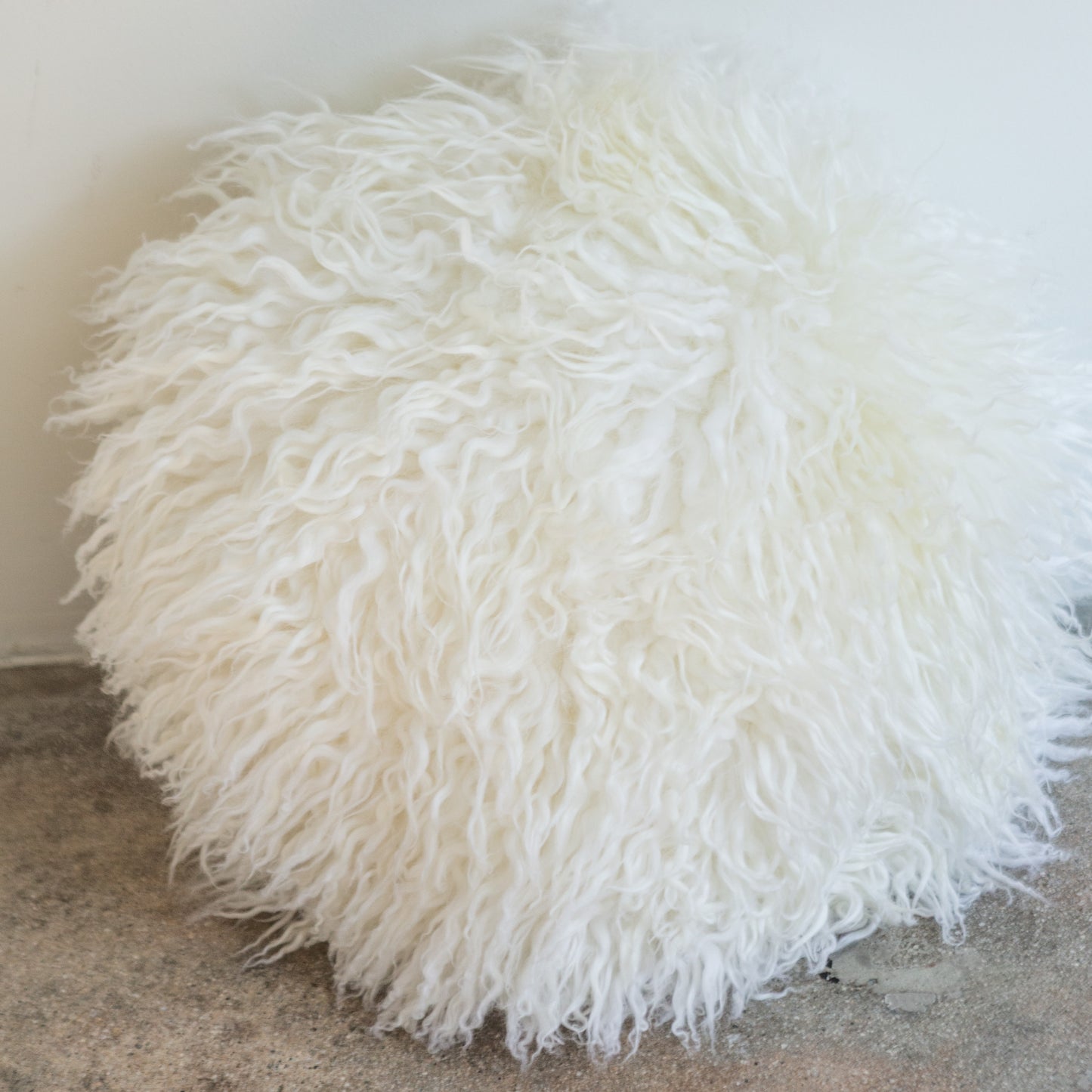 'The Cruinn' Round Sheepskin Pillow - Cream