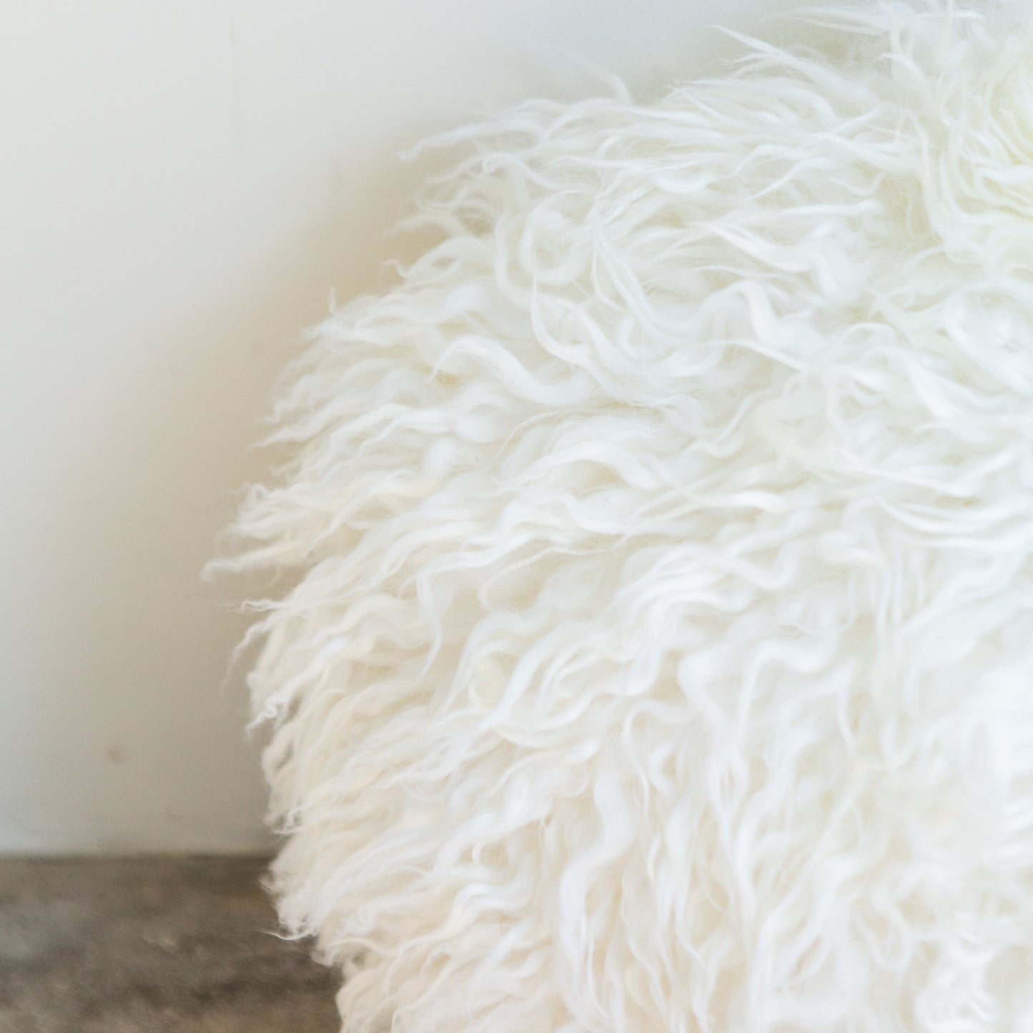 'The Cruinn' Round Sheepskin Pillow - Cream