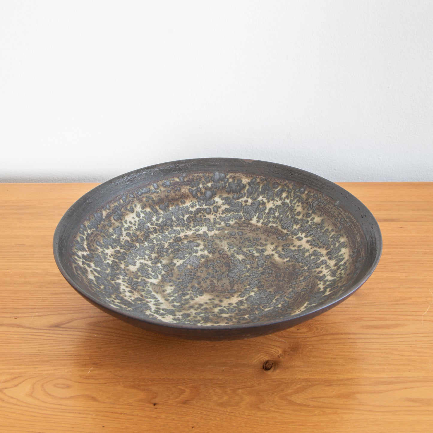 Lukas Weyandt | Large Stoneware Shallow Bowl