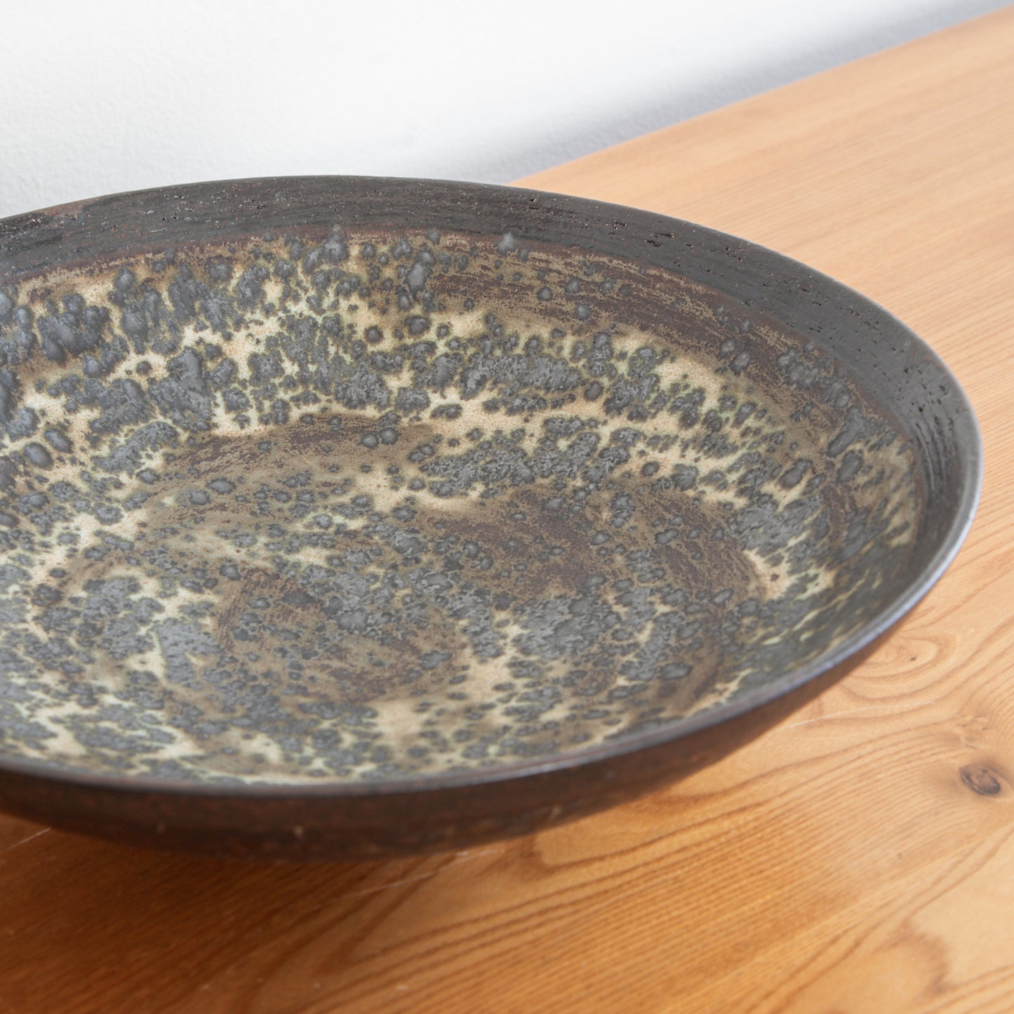 Lukas Weyandt | Large Stoneware Shallow Bowl