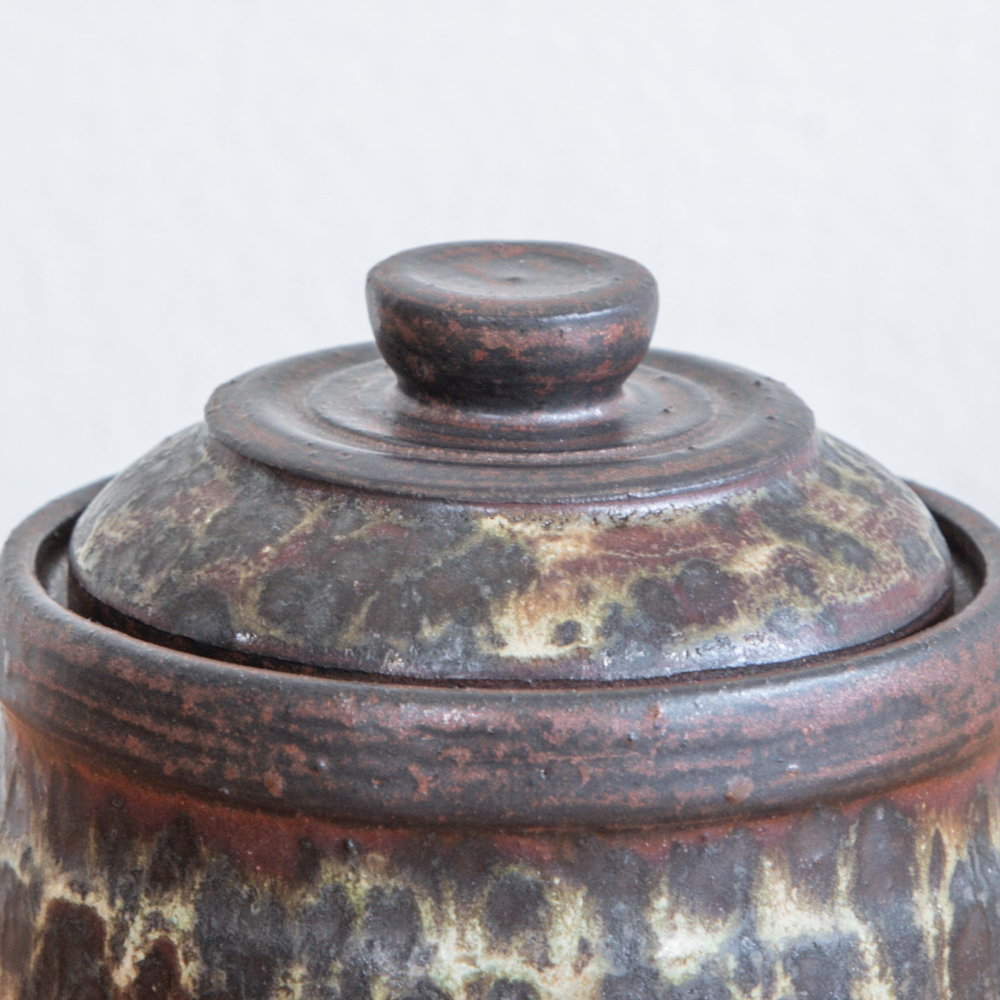 Lukas Weyandt | Small Lidded Stoneware Vessel