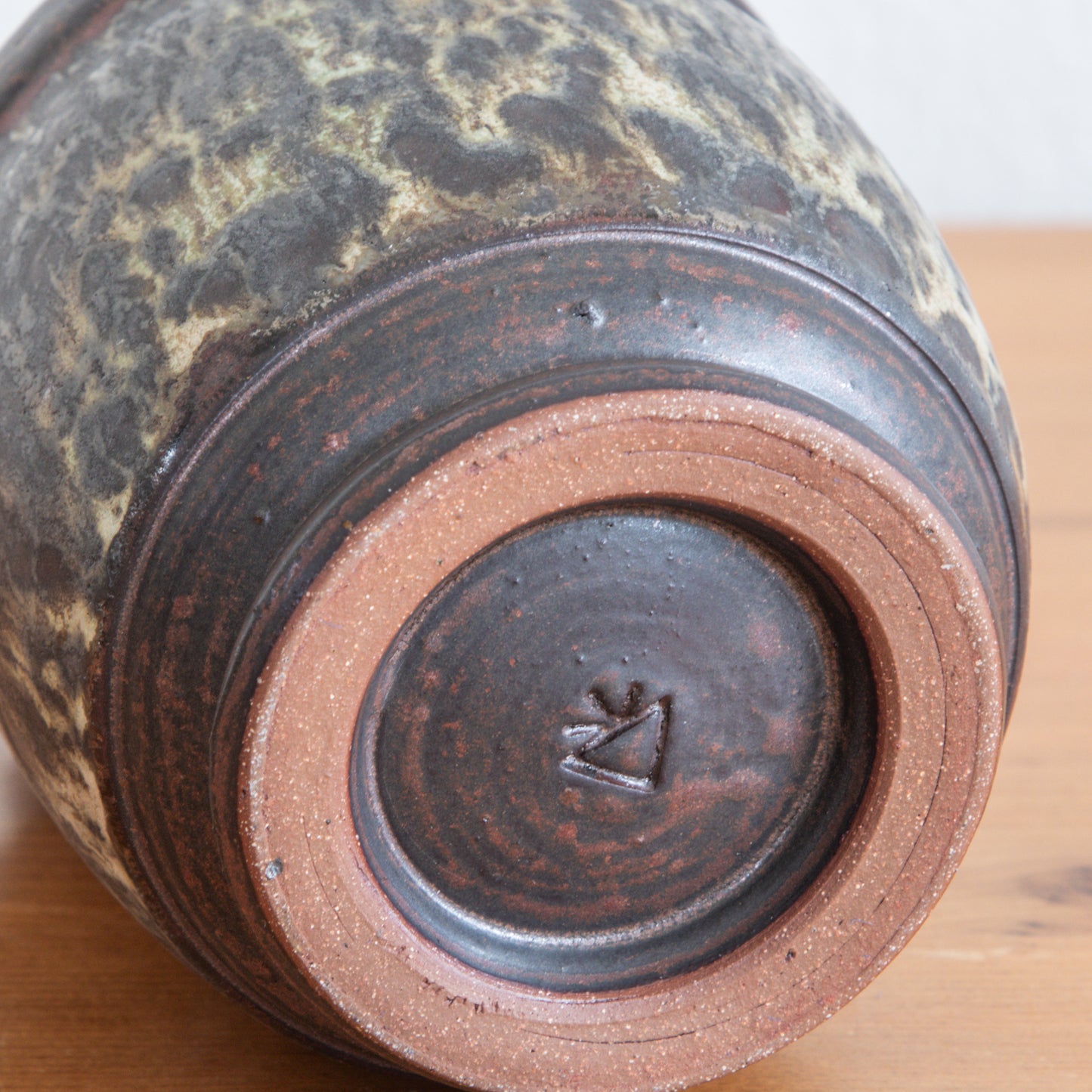 Lukas Weyandt | Small Lidded Stoneware Vessel