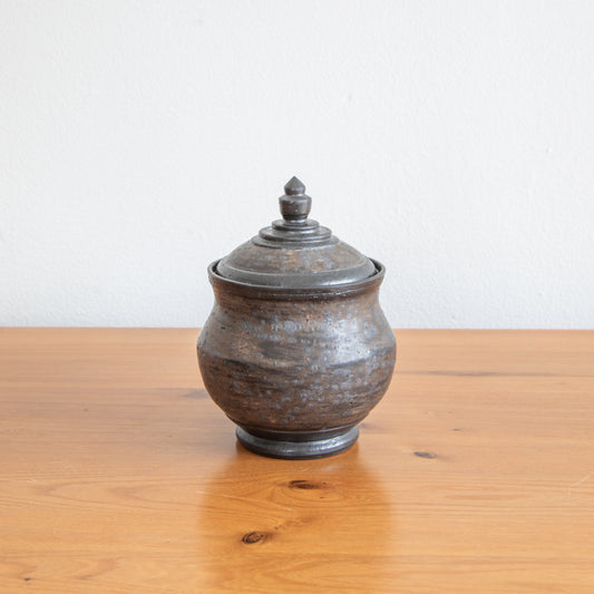 Lukas Weyandt | Small Lidded Stoneware Vessel