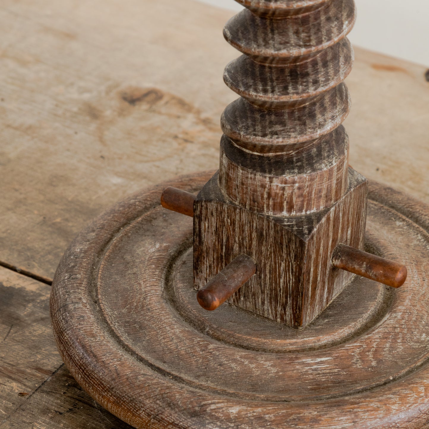 Brutalist Twist Table Lamp