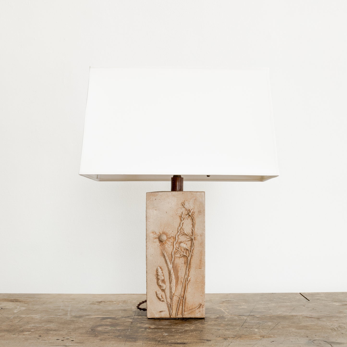 Floral Relief Table Lamp