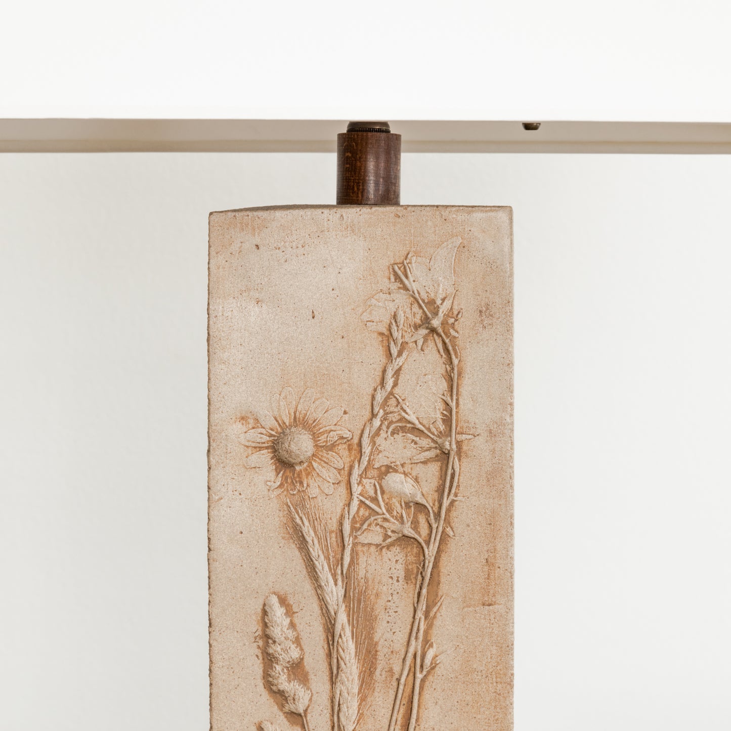 Floral Relief Table Lamp